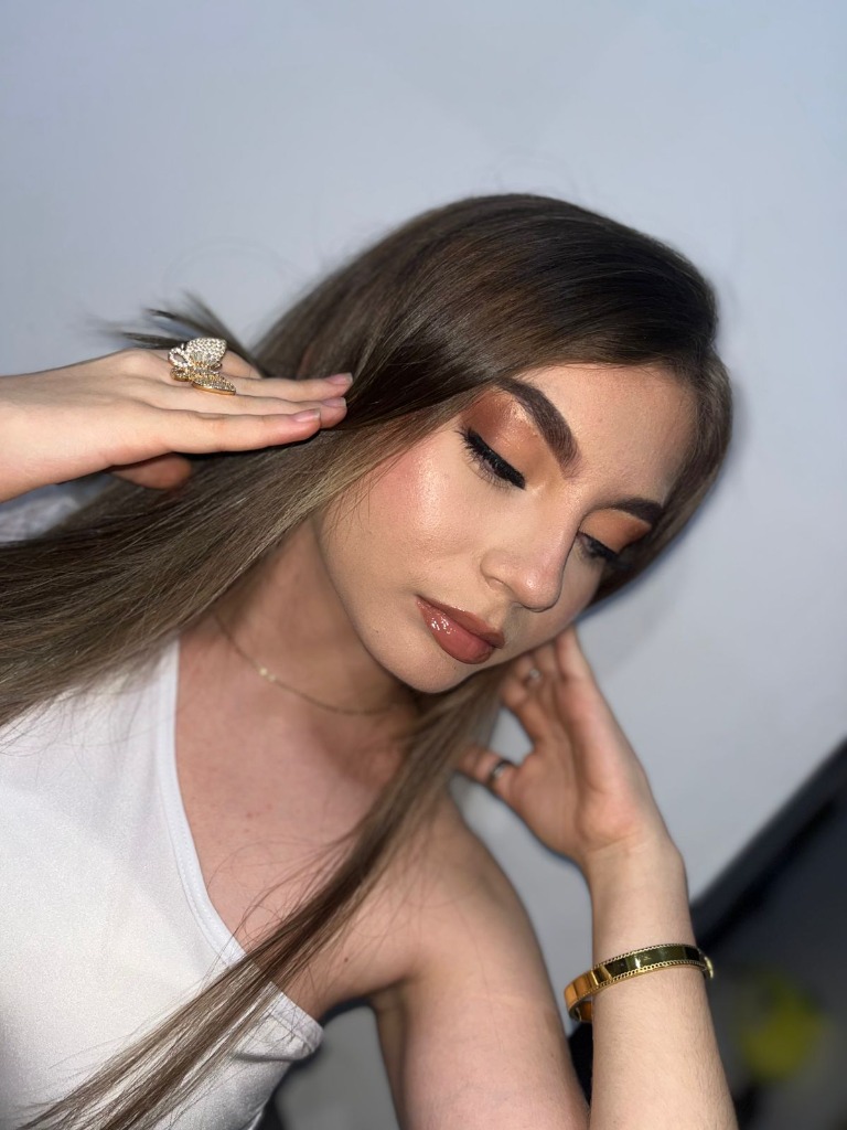 Maquillaje social - golden hour piel radiante